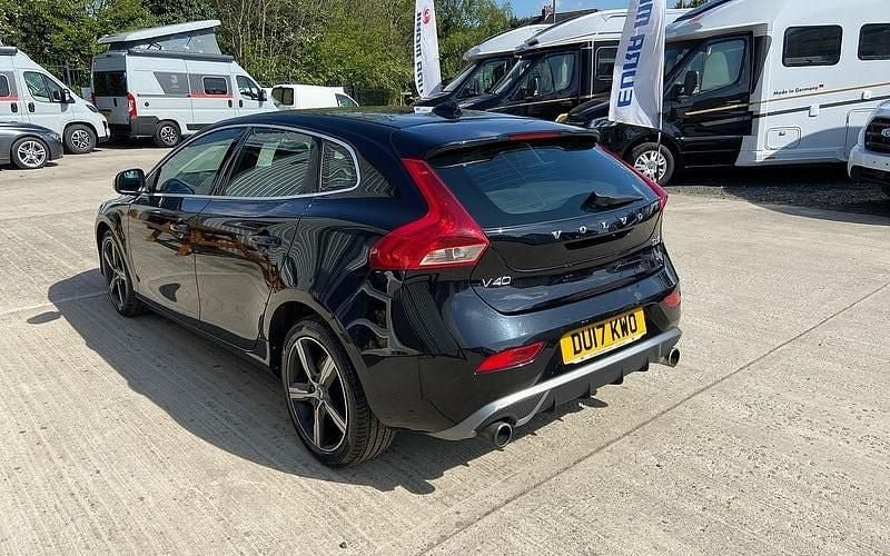 Usado Volvo V40 R-Design 122 HP (89 kW) 2019 Citadino