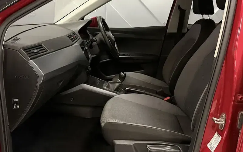 Used Seat Arona SE Technology 95 HP (69 kW) 2019 Red SUV