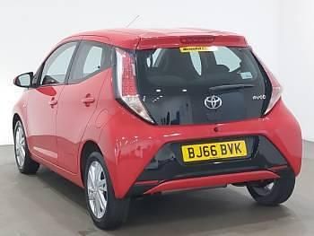 Used Toyota Aygo x-press 68 HP (50 kW) 2016 Red Hatchback
