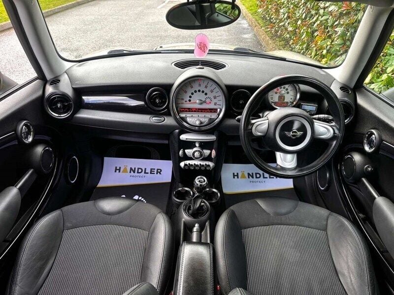 Image 2/4