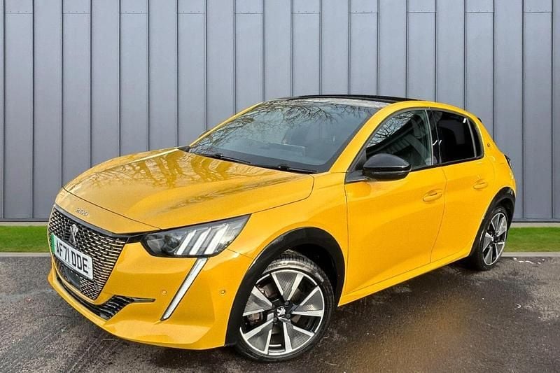 Used Peugeot e-208 GT 98 kW (134 HP) 2021 Yellow Hatchback