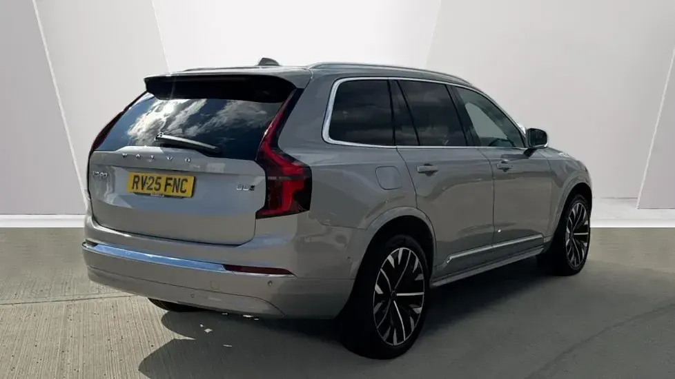 Used Volvo XC90 Ultra 250 HP (183 kW) 2025 Silver dawn SUV