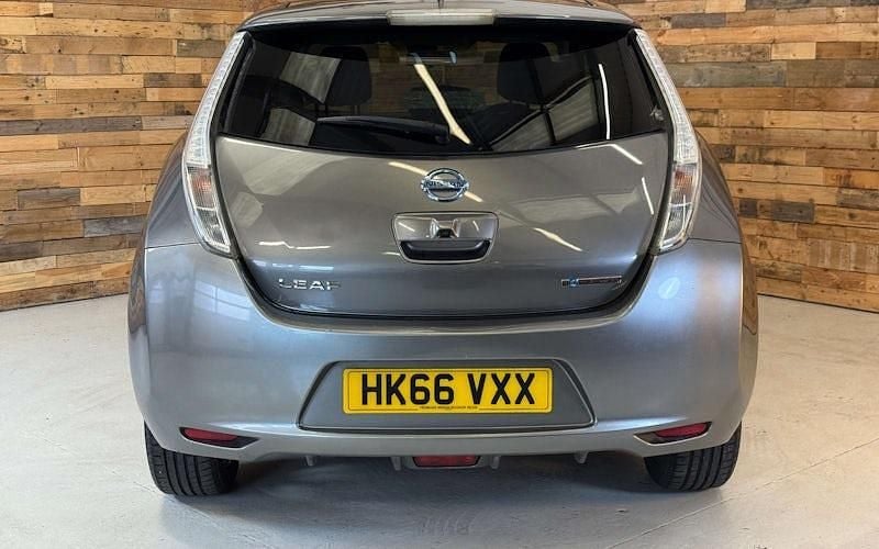 Used Nissan Leaf Tekna 80 kW (109 HP) 2017 Hatchback