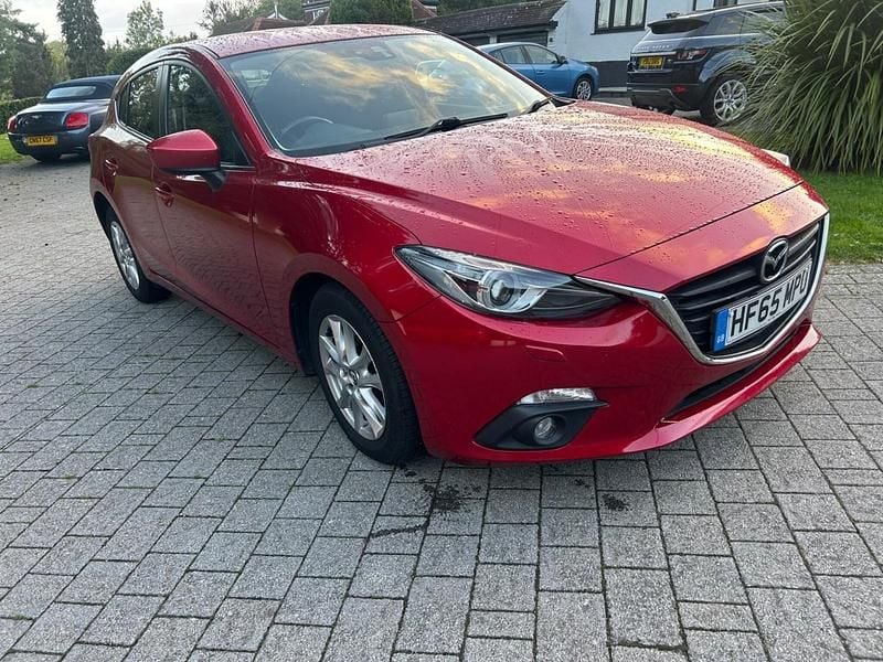Used Mazda 3 150 HP (110 kW) 2015 Red Hatchback
