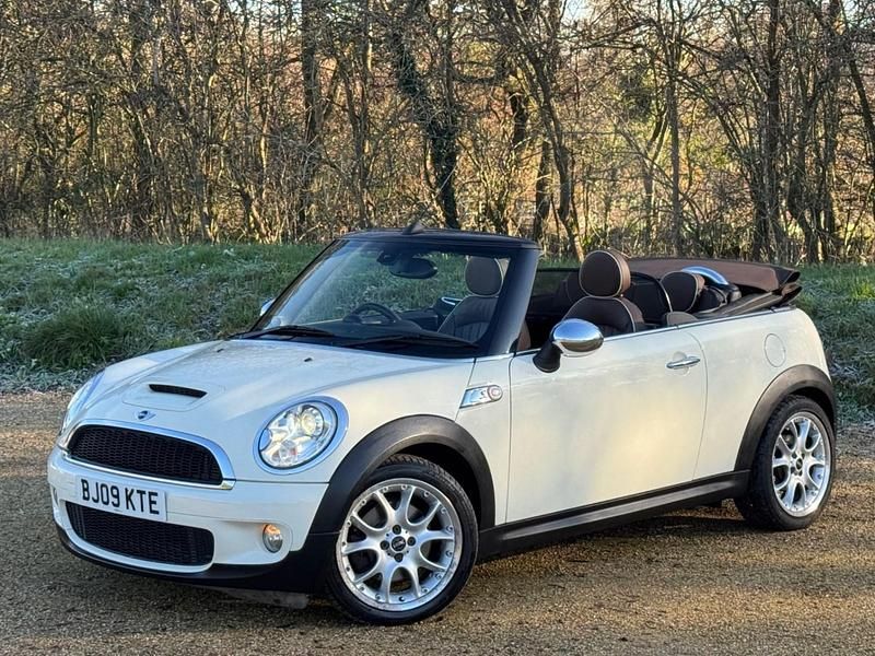 White Used 2009 Mini Cooper S Cabriolet Cabriolet | £3,995 (Fair price) - Image 1/4