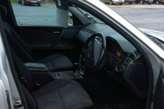 Used Mercedes E220 Avantgarde 2001 Sedan