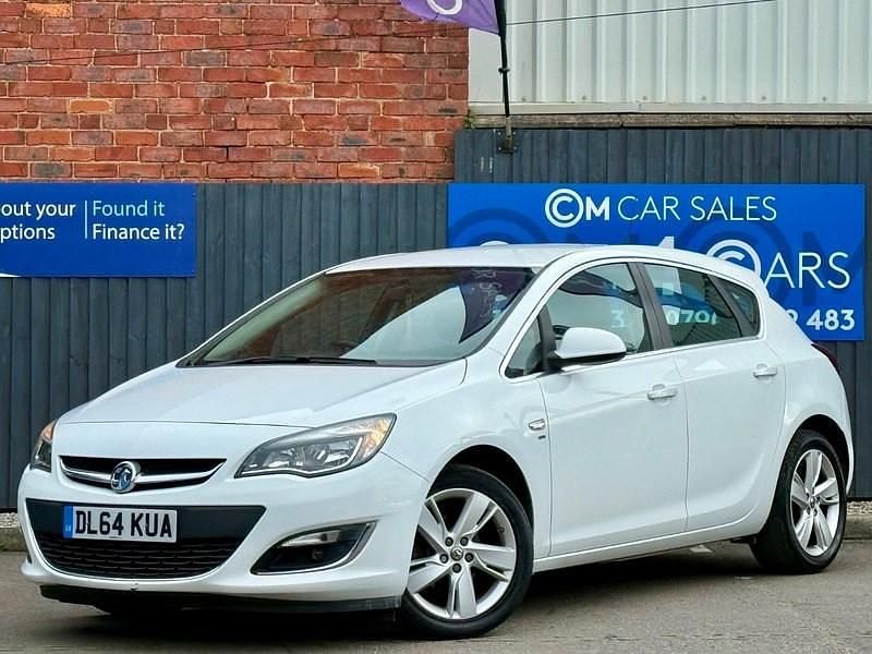Used Vauxhall Astra SRi 100 HP (73 kW) 2014 White Hatchback