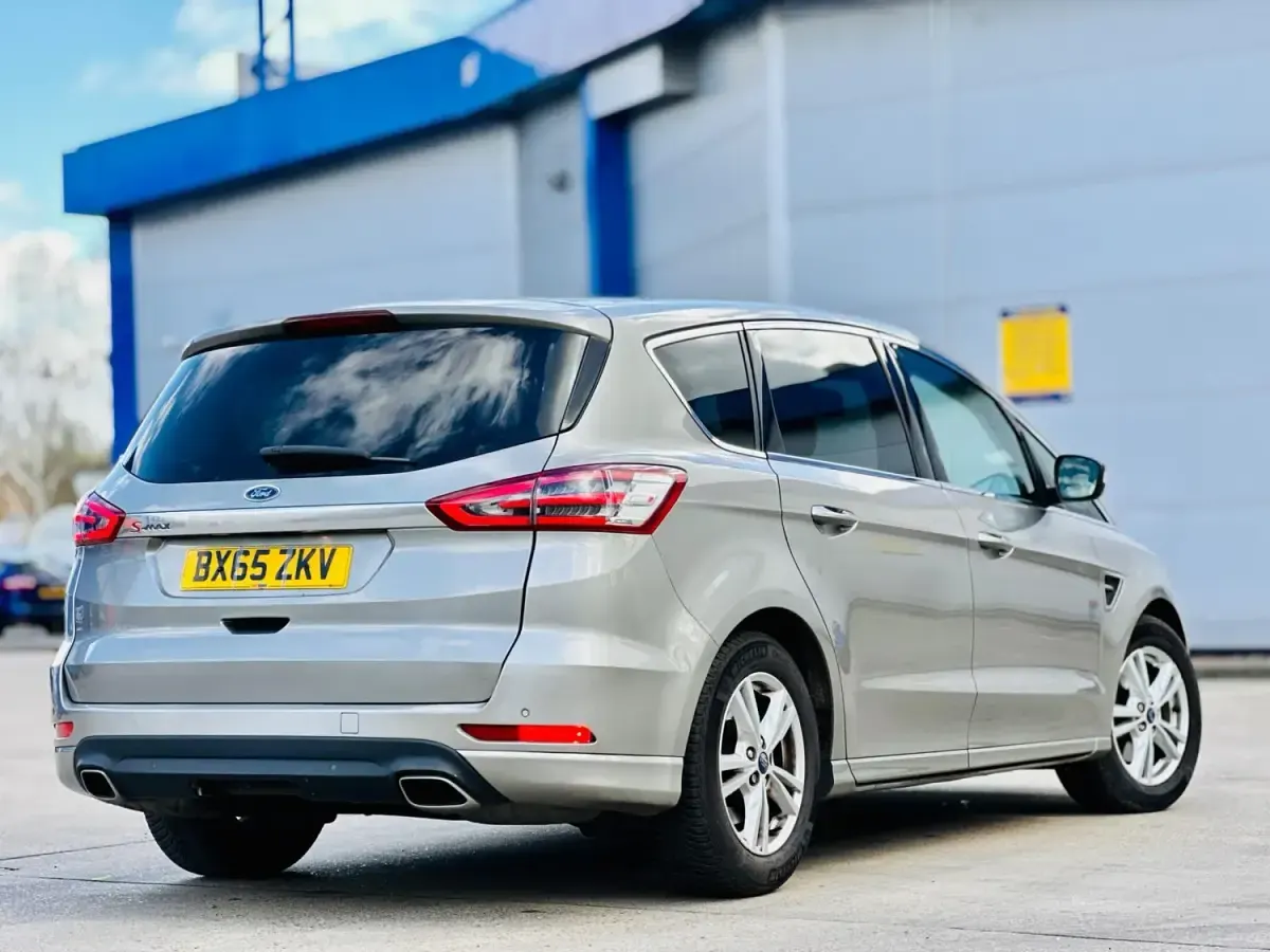 Używany Ford S-MAX Titanium 180 KM (132 kW) 2015 Srebrny Minivan