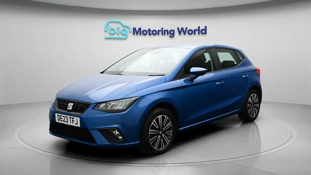 Used Seat Ibiza SE Technology 95 HP (69 kW) 2023 Blue Hatchback