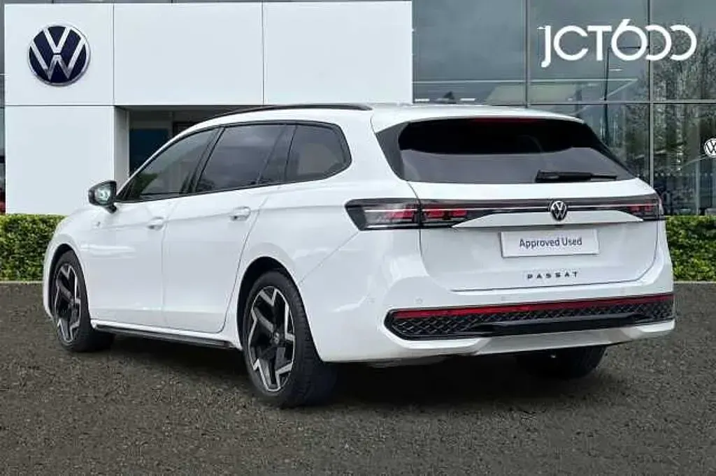 Used VW Passat 150 HP (110 kW) 2024 Estate