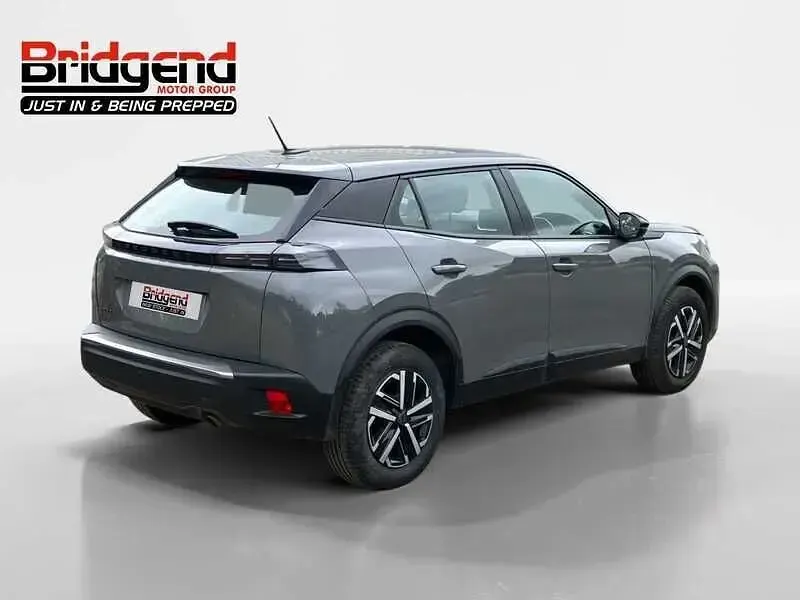 Used Peugeot 2008 Active 100 HP (73 kW) 2024 Grey SUV