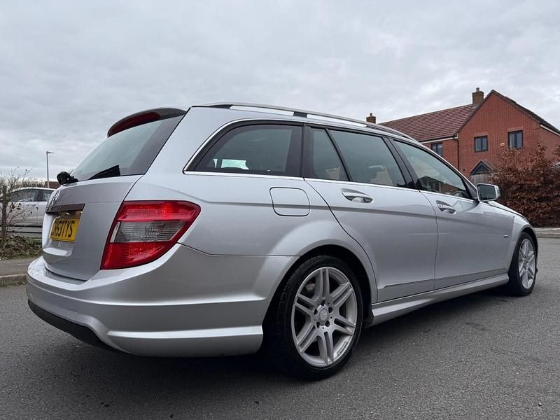 Used Mercedes C180 156 HP (114 kW) 2010 Silver Estate