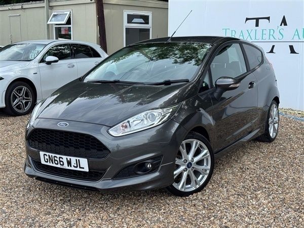 Grey Used 2016 Ford Fiesta Zetec Hatchback | £7,500 (Fair price) - Image 1/1