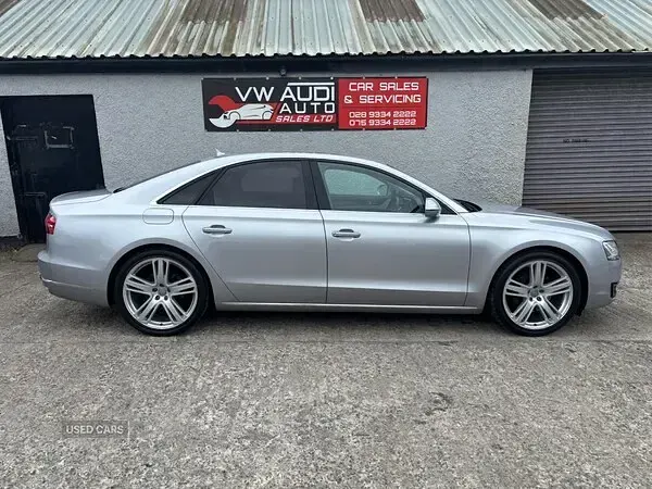 Used Audi A8 Sport 258 HP (189 kW) 2015 Silver Sedan