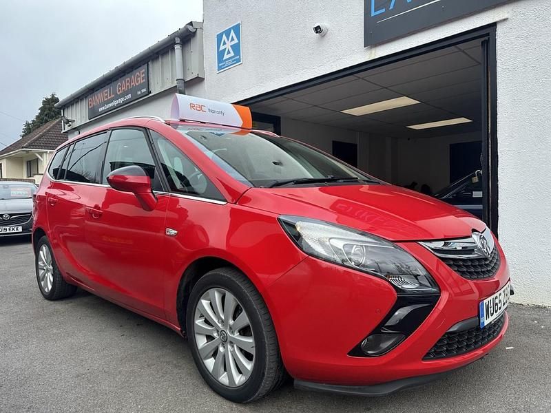 Used Vauxhall Zafira Tourer 140 HP (102 kW) 2015 Red MPV