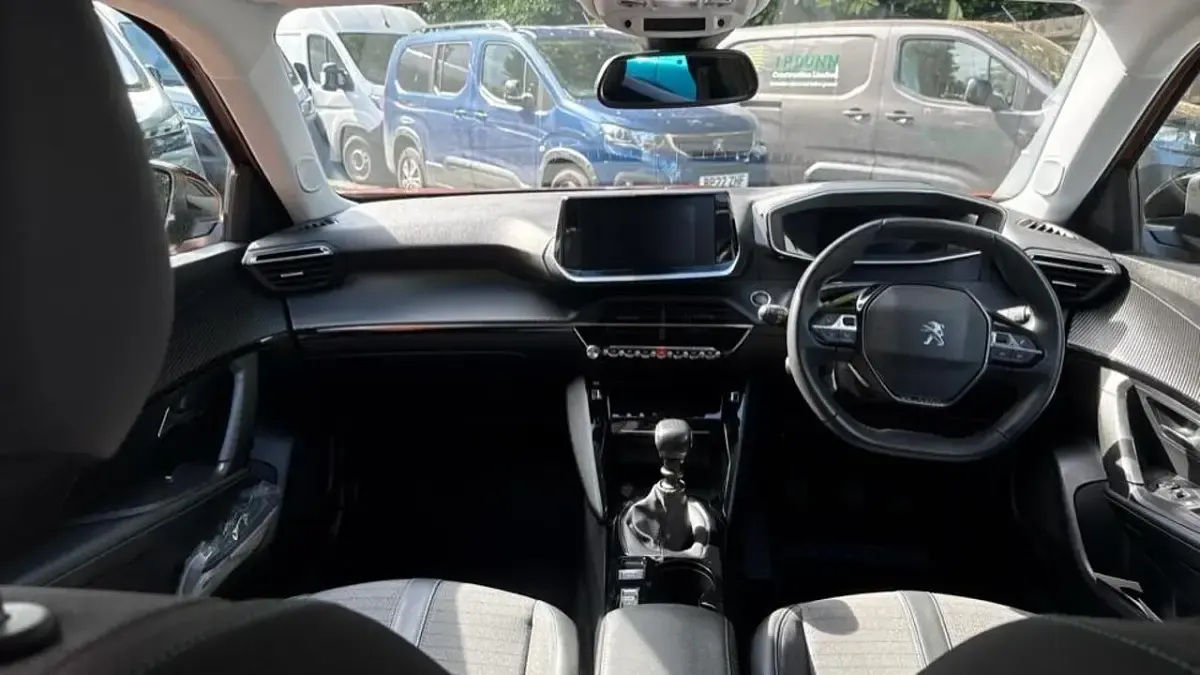 Used Peugeot 2008 Allure Premium 129 HP (94 kW) 2022 Orange SUV