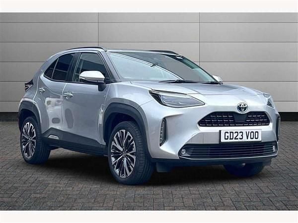Silver Used 2023 Toyota Yaris Cross SUV | £21,995 (Fair price) - Image 1/2