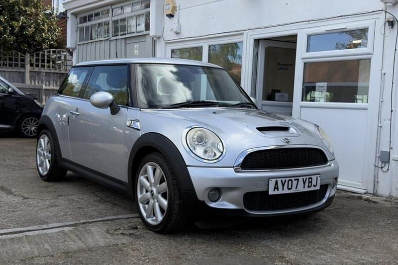 Begagnad Mini Cooper S Hatch 175 HK (128 kW) 2007 Silver Halvkombi