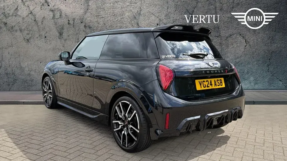 Usado Mini Cooper S Hatch 201 HP (147 kW) 2024 Preto Citadino