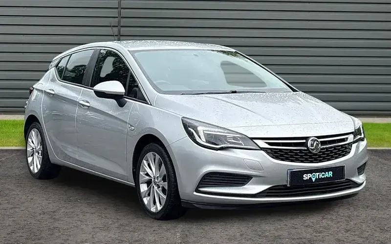 Used Vauxhall Astra Design Edition 125 HP (91 kW) 2019 Hatchback