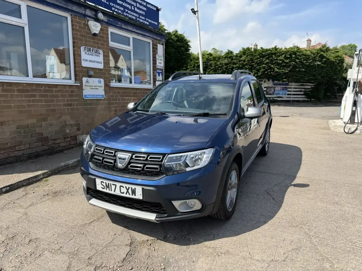 Używany Dacia Sandero Stepway Ambiance 90 KM (66 kW) 2017 Niebieski Hatchback