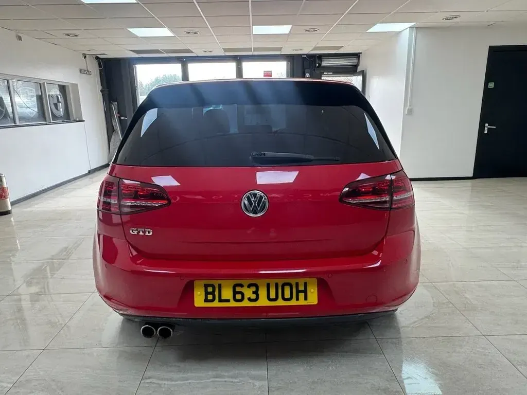 Used VW Golf VII GTD 181 HP (133 kW) 2014 Red Hatchback