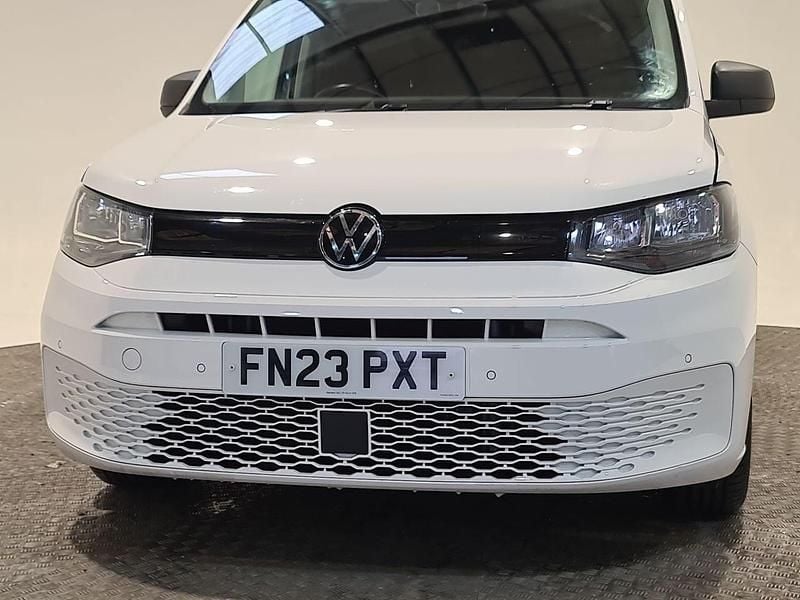 Used VW Caddy 102 HP (75 kW) 2023 White MPV