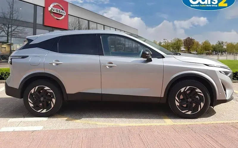 Used Nissan Qashqai N-Connecta 190 HP (139 kW) 2025 Silver SUV