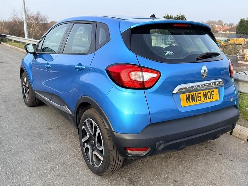 Used Renault Captur Dynamique 90 HP (66 kW) 2015 Blue SUV