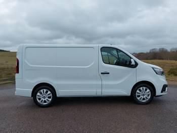 New Renault Trafic 2025 White MPV