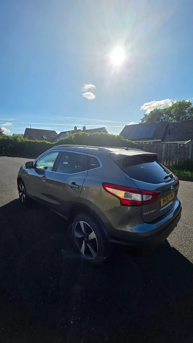 Used Nissan Qashqai N-Connecta 110 HP (80 kW) 2016 Grey SUV