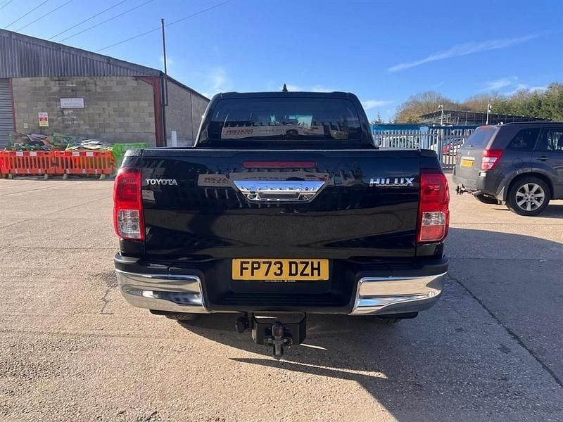 Used Toyota HiLux 150 HP (110 kW) 2023 Black Pickup