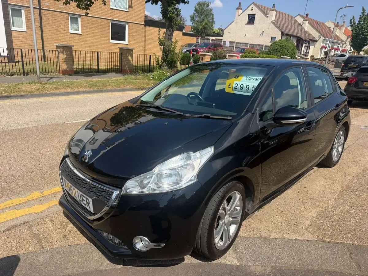 Used Peugeot 208 Active 82 HP (60 kW) 2012 Black Hatchback