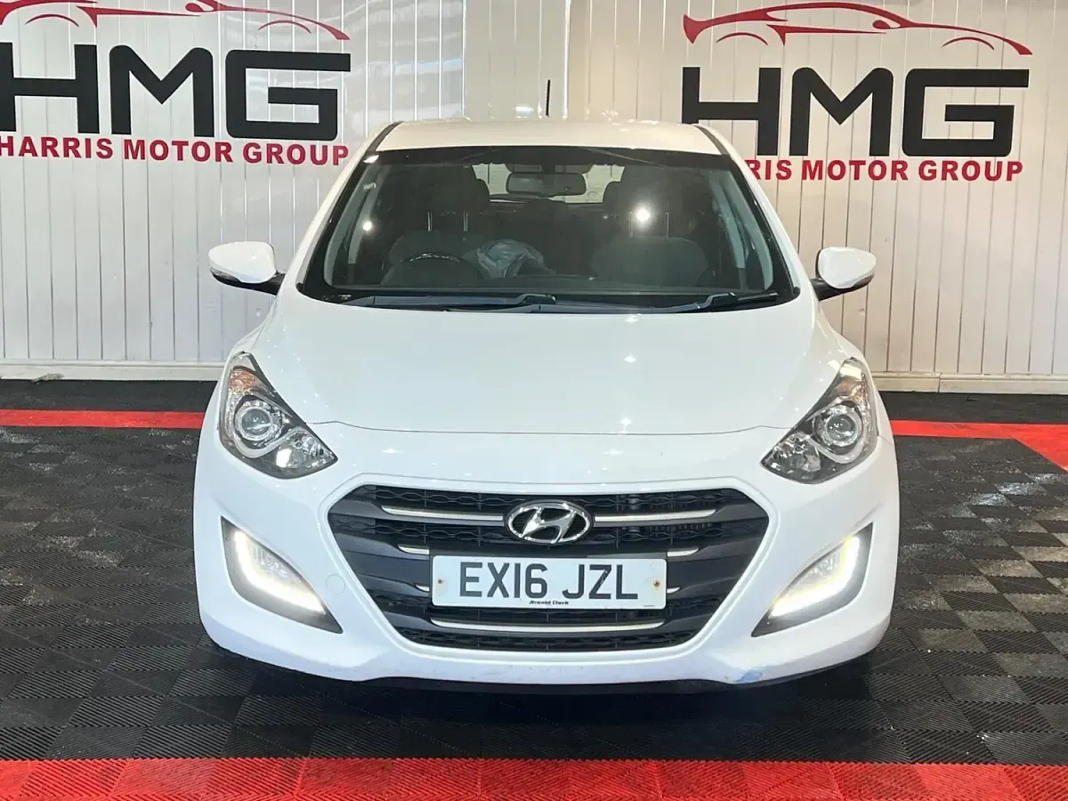 Used Hyundai i30 SE 2016 White Hatchback