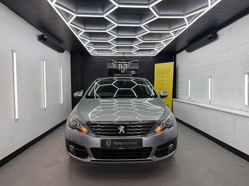 Usado Peugeot 308 Allure 2018 Cinzento Citadino