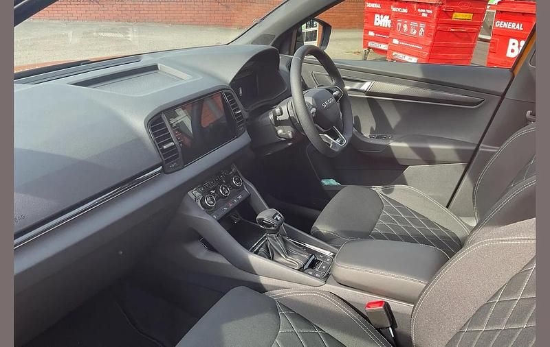 New Skoda Karoq SportLine 190 HP (139 kW) 2025 Orange SUV