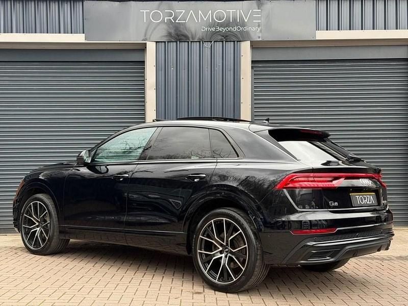 Used Audi Q8 Advanced 286 HP (210 kW) 2019 Black SUV