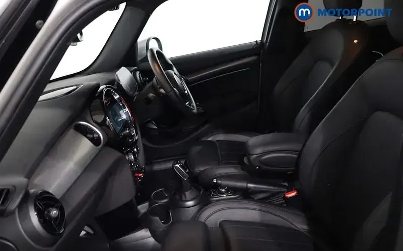 Used Mini Cooper Exclusive 136 HP (100 kW) 2023 Silver Hatchback