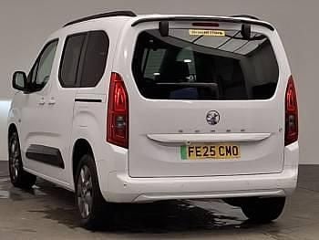 Used Vauxhall Combo Ultimate 100 kW (136 HP) 2025 White Estate