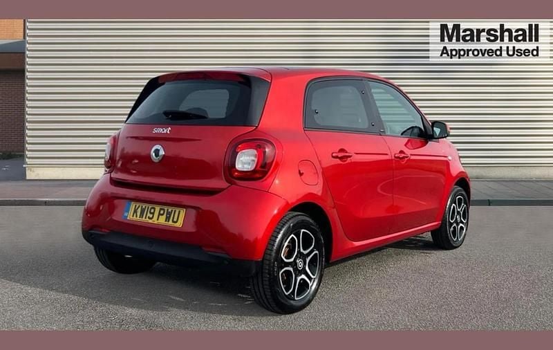 Used Smart ForFour Premium 90 HP (66 kW) 2019 Red Hatchback