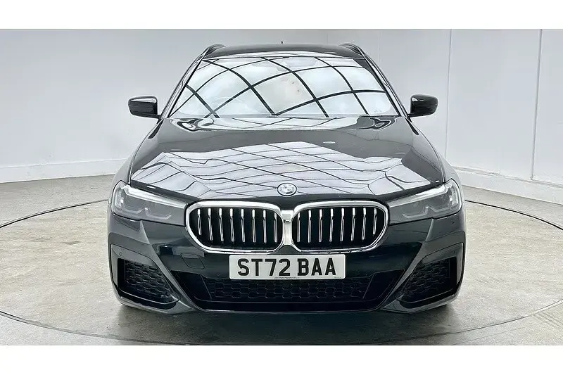 Used BMW 530e M Sport 2022 Black sapphire metallic paint Estate
