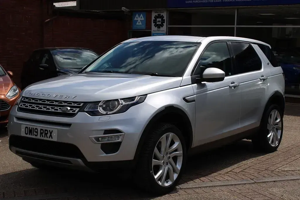 Used Land Rover Discovery Sport HSE Luxury 240 HP (176 kW) 2019 Silver SUV