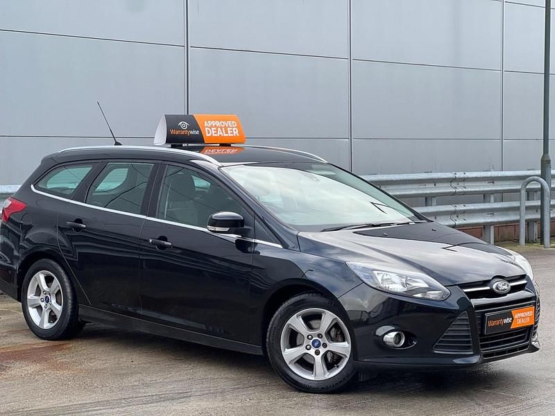 Black Used 2014 Ford Focus Zetec Estate | £2,195 (Good price) - Image 1/4