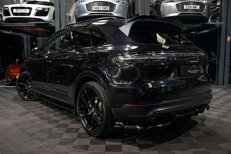 Used Porsche Cayenne 440 HP (323 kW) 2018 Black SUV