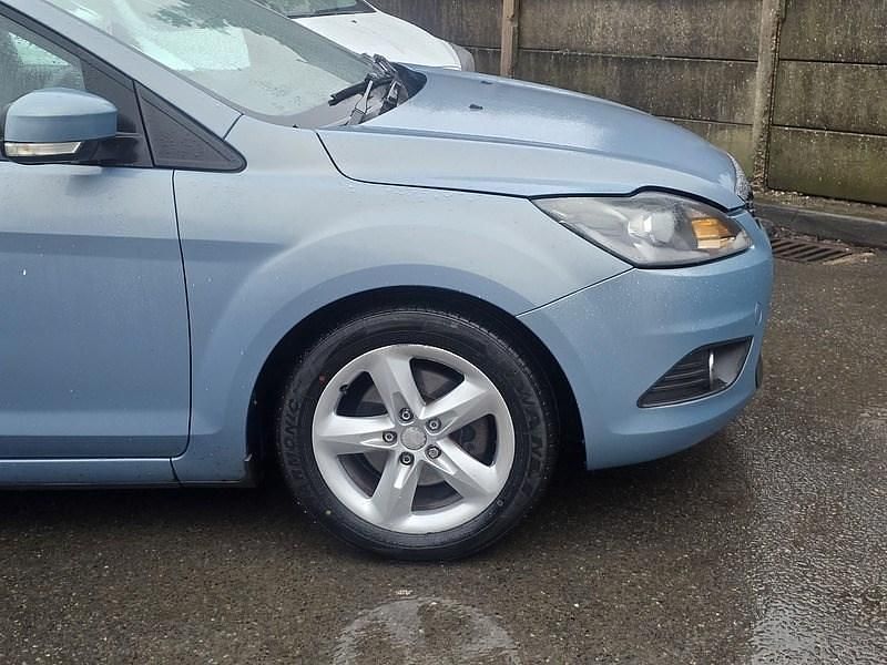 Used Ford Focus Zetec 99 HP (72 kW) 2009 Blue Hatchback