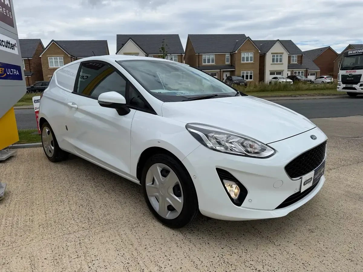 Used Ford Fiesta 85 HP (62 kW) 2020 White Hatchback