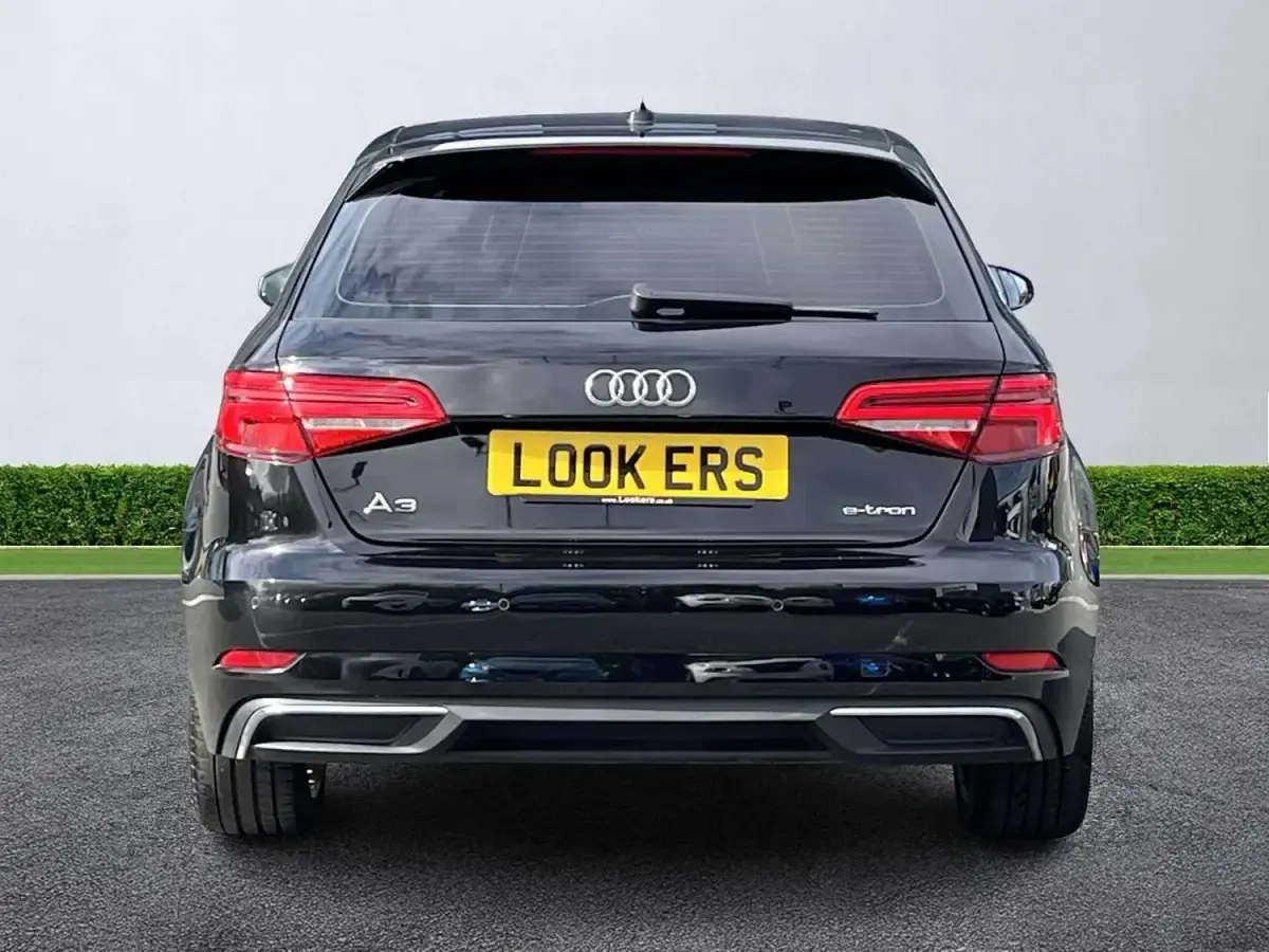 Begagnad Audi A3 e-tron Advanced 204 HK (150 kW) 2016 Svart Halvkombi