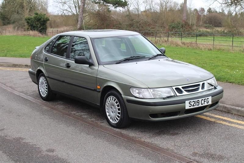 Begagnad Saab 9-3 1998 Grön Halvkombi