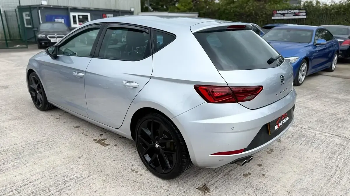 Begagnad Seat Leon FR 184 HK (135 kW) 2018 Silver Halvkombi