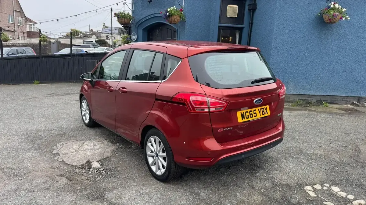 Used Ford B-MAX Titanium 100 HP (73 kW) 2015 Red MPV